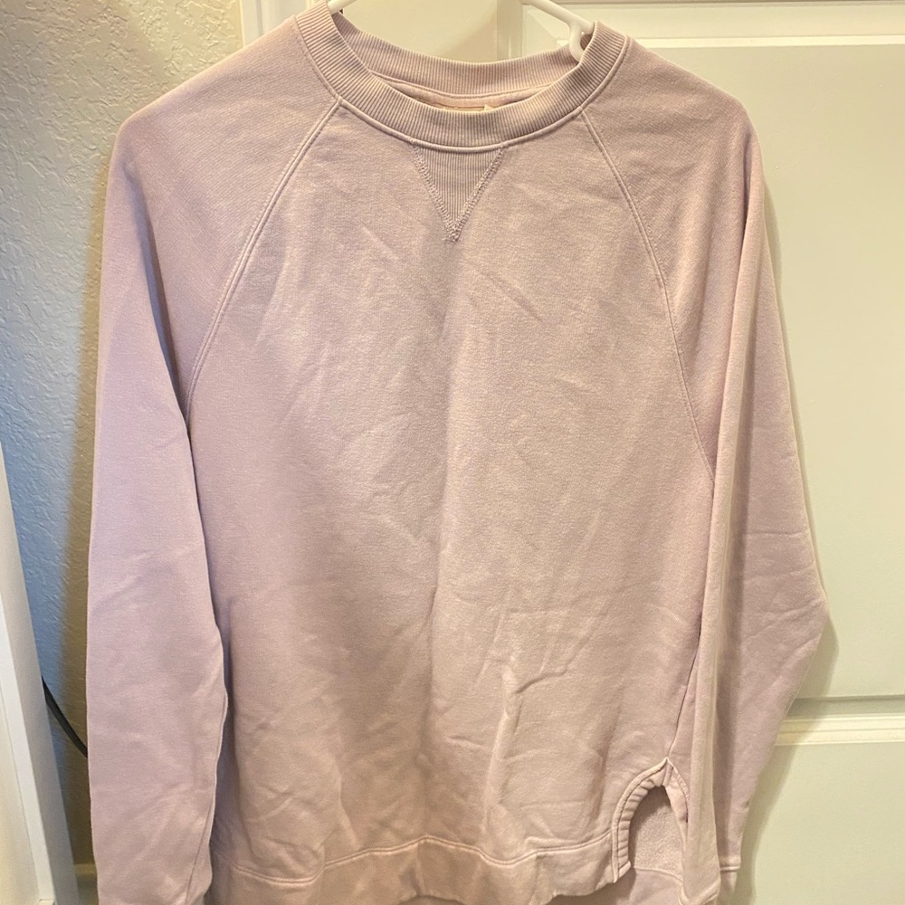 Universal thread crewneck
